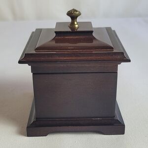 Vintage Bombay Company Mahogany Wood Musical Ring Jewelry Box Green Velvet Lined